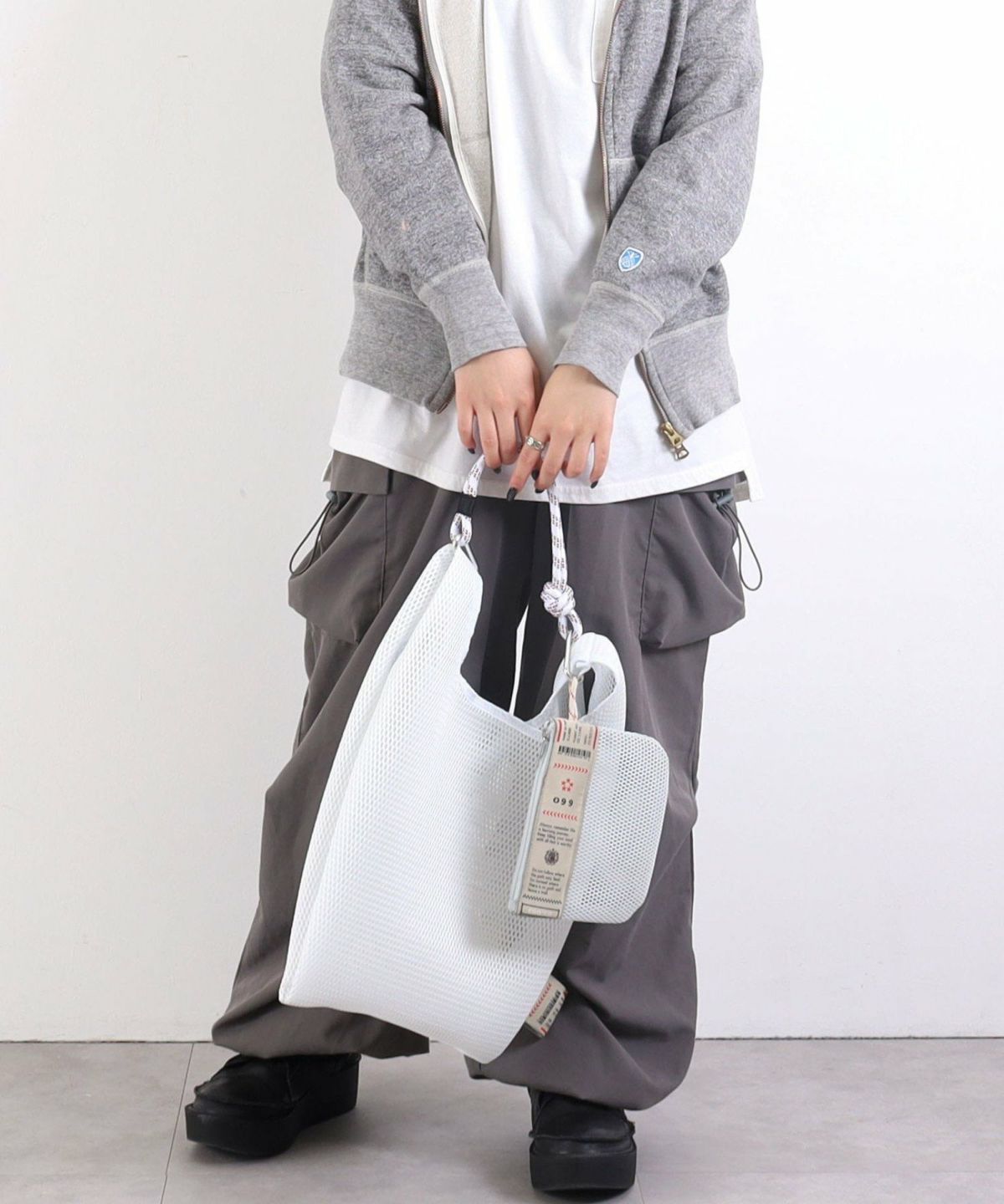 【COO SPECIAL WEEK】標誌膠帶 Marche 型單肩包 / A4 兼容